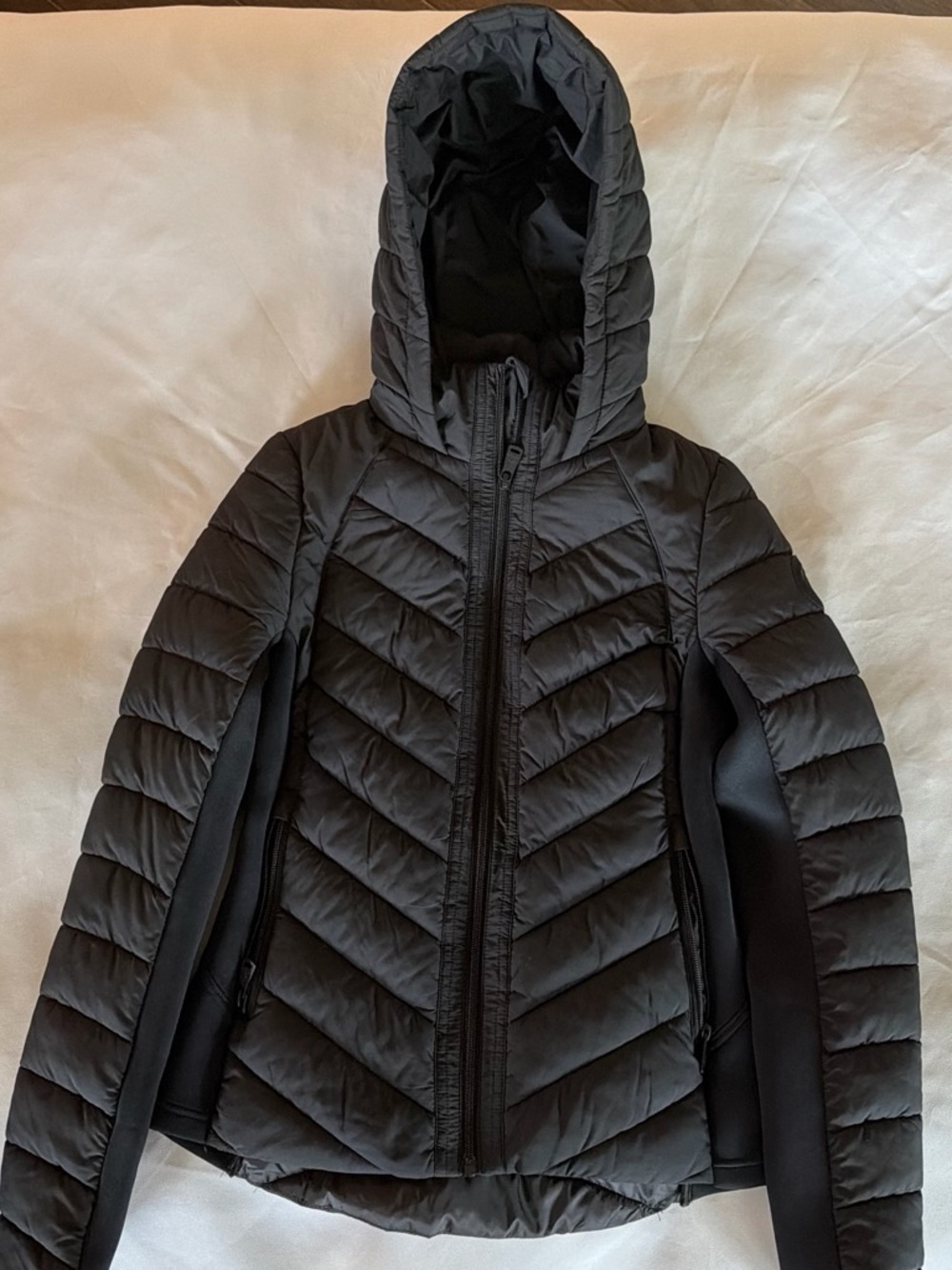 NWT Bernardo Fashions Super Swift Hooded Puffer Jacket 🖤✨